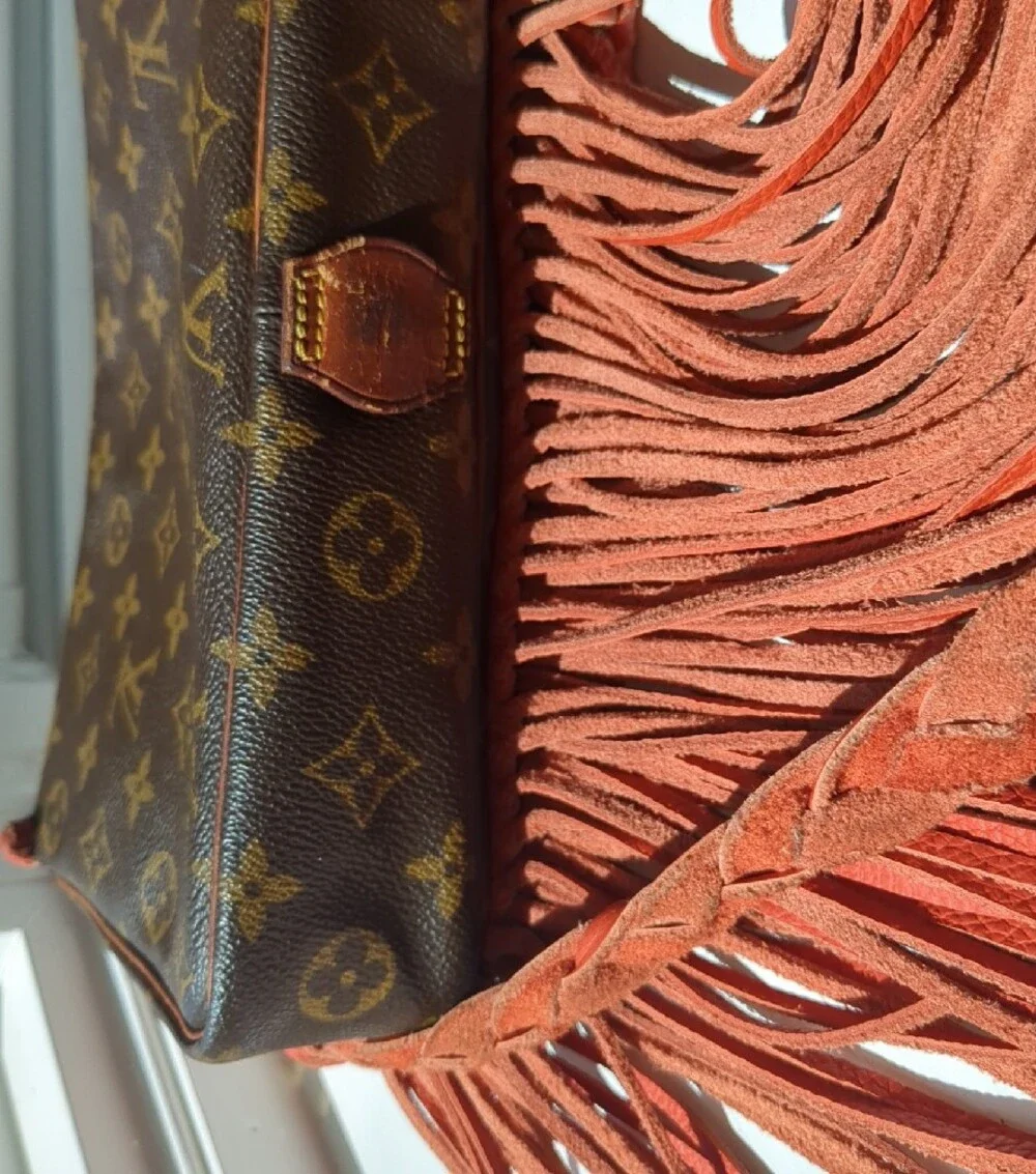 Louis Vuitton monogram lv